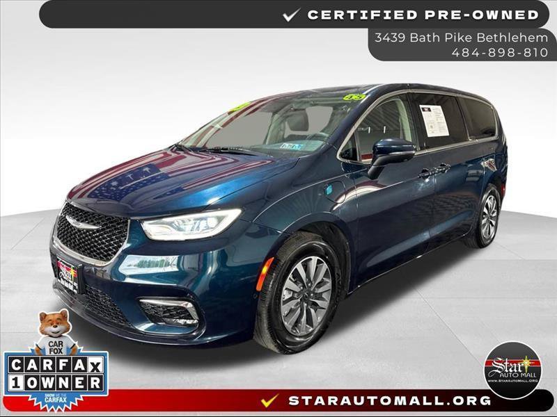 Used 2023 Chrysler Pacifica Touring-L w/ Uconnect Theater Family Group
