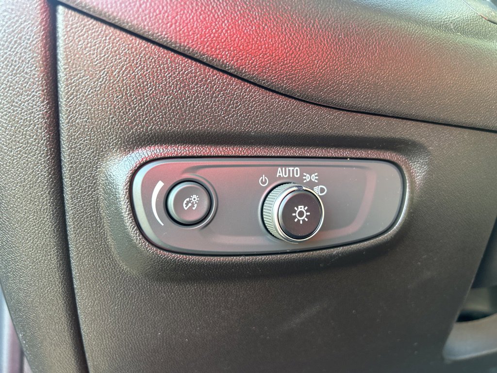 Used 2022 Chevrolet Equinox LS image 21