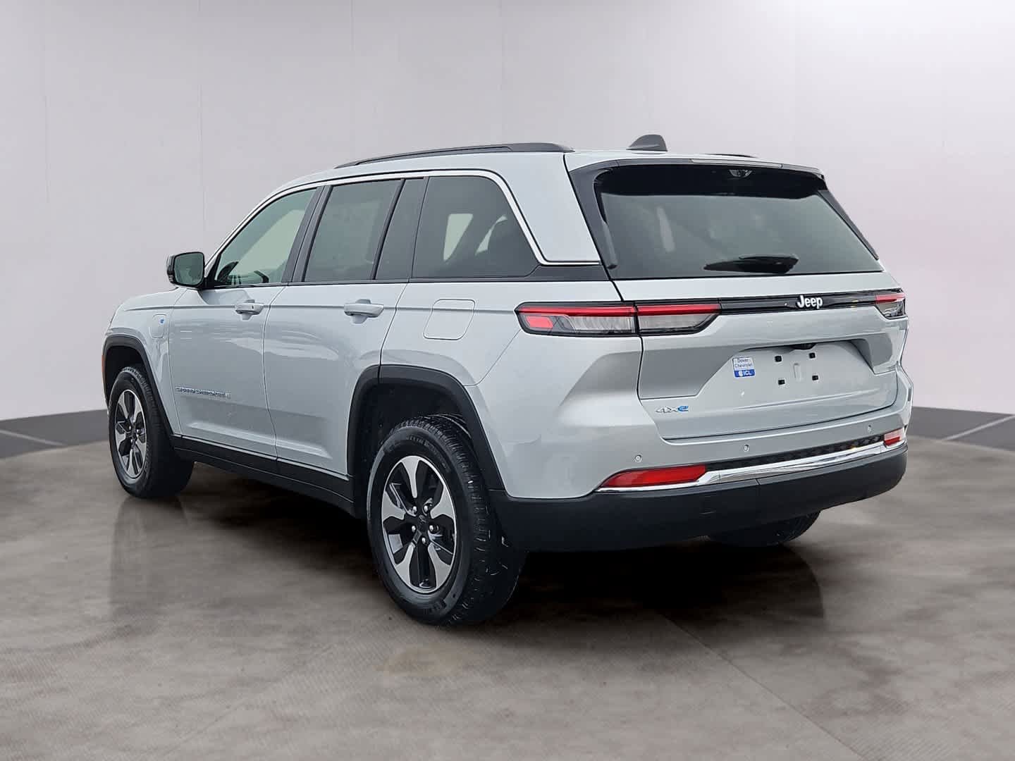 Used 2024 Jeep Grand Cherokee Limited 4xe w/ Luxury Tech Group II image 6