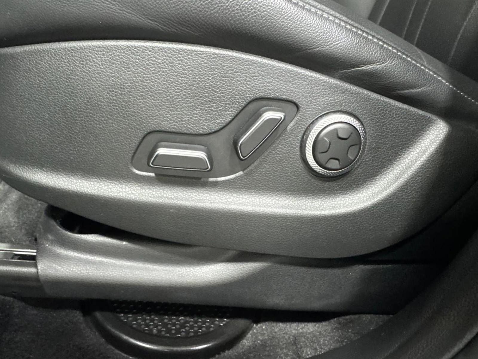 Used 2025 Genesis GV80 2.5T Standard image 24