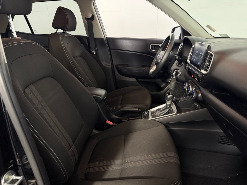 Used 2022 Hyundai Venue SEL FWD image 30