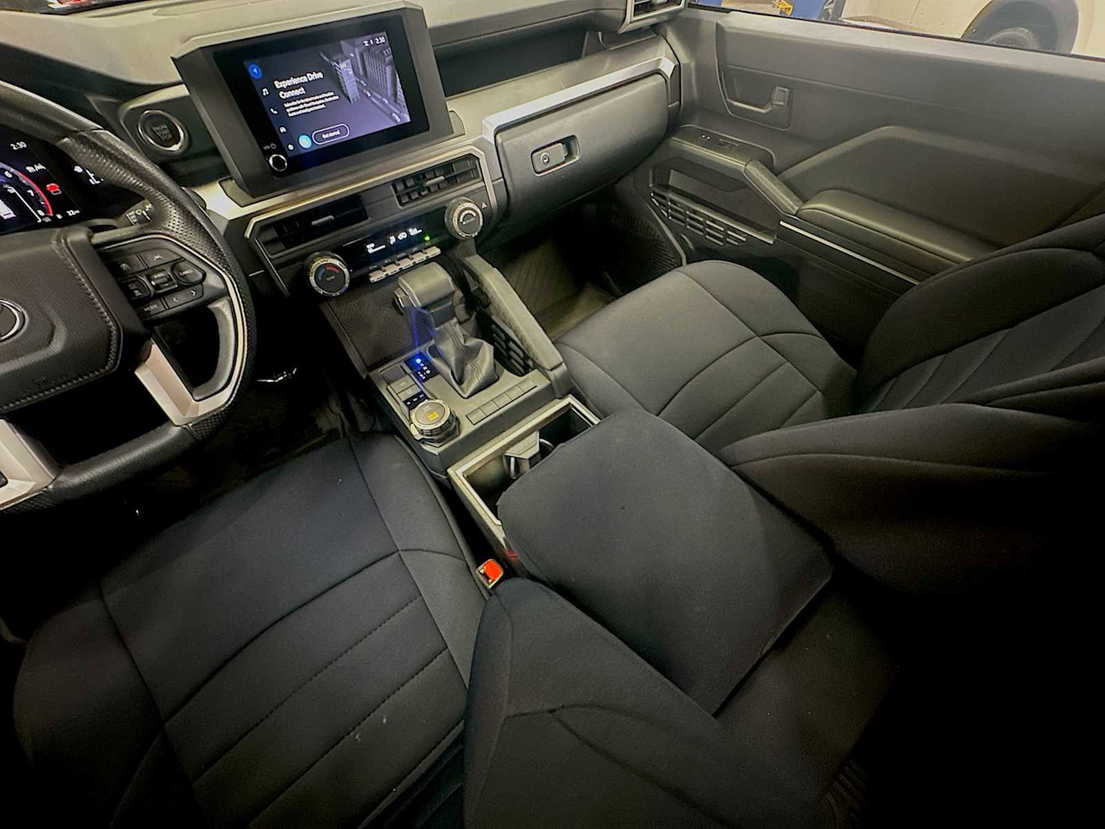 Used 2025 Toyota 4Runner SR5 AWD/4WD image 21