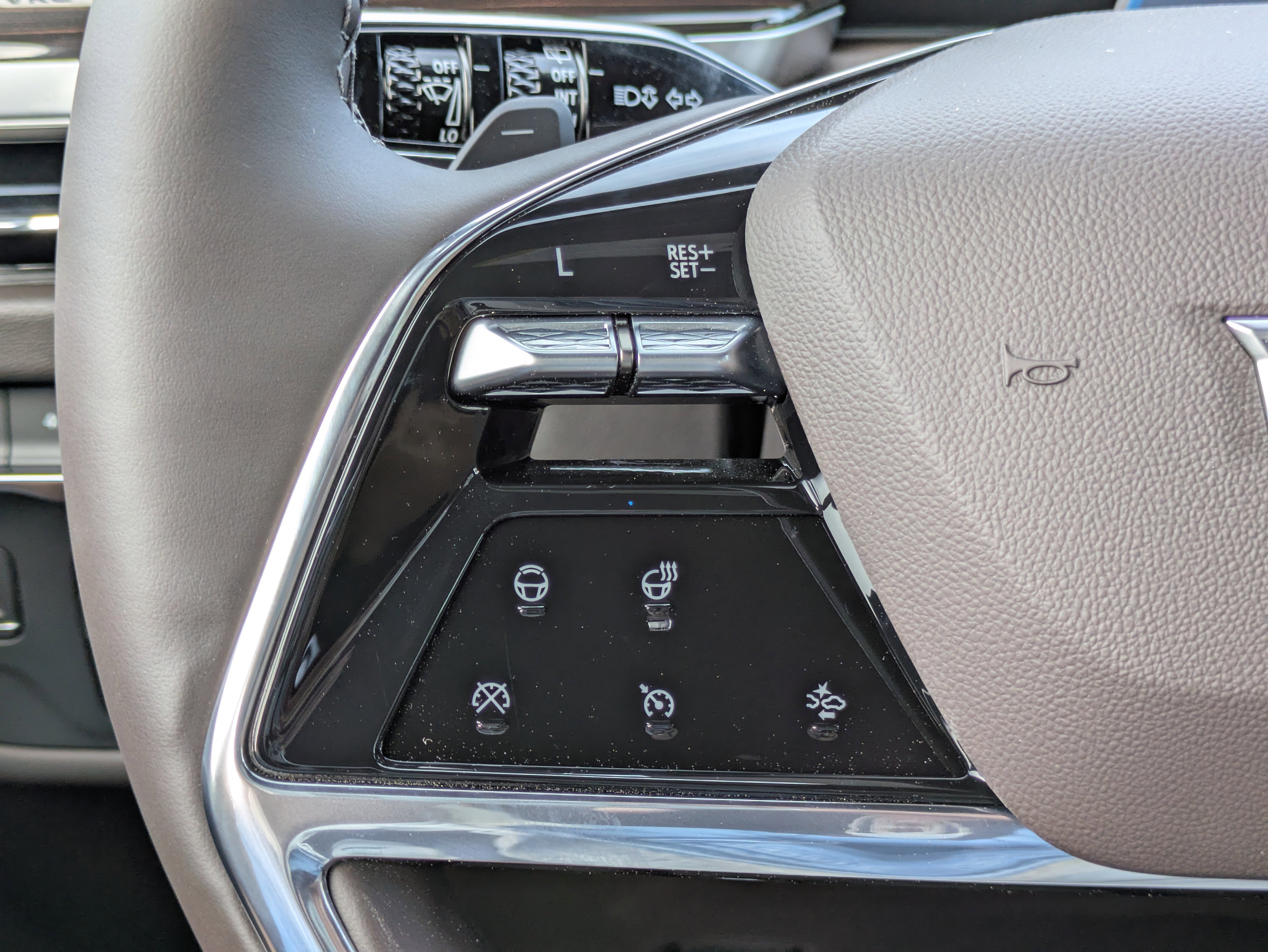 New 2026 Cadillac Escalade ESV Luxury w/ LPO, Radiant Package image 19