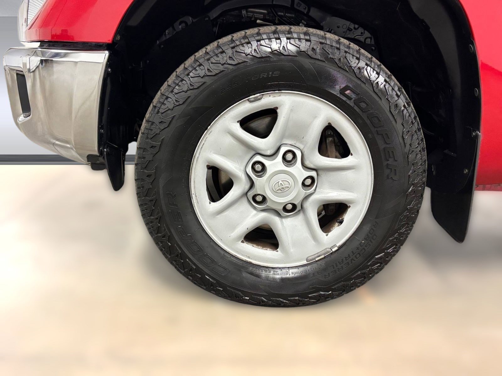 Used 2020 Toyota Tundra SR5 w/ SR5 Leather Package image 10