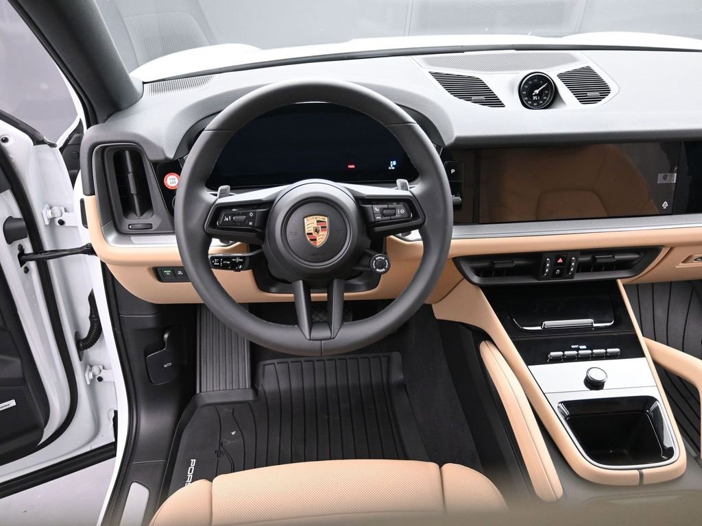 New 2025 Porsche Cayenne Coupe image 5