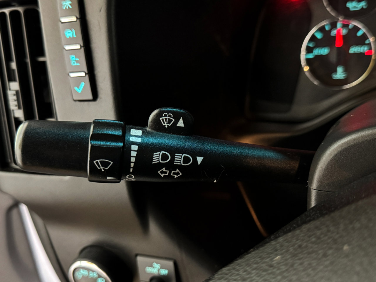 Used 2019 Chevrolet Express 2500 w/ Driver Convenience Package image 15