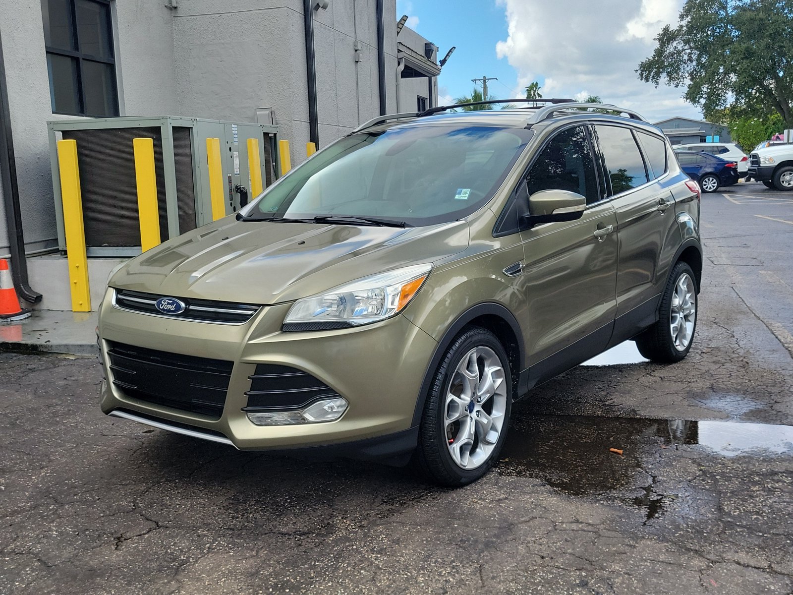 Used 2014 Ford Escape Titanium FWD image 33