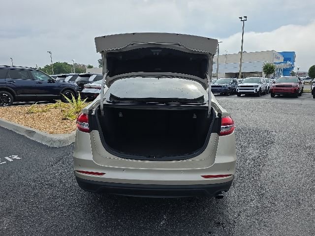 Used 2019 Ford Fusion SE FWD image 22