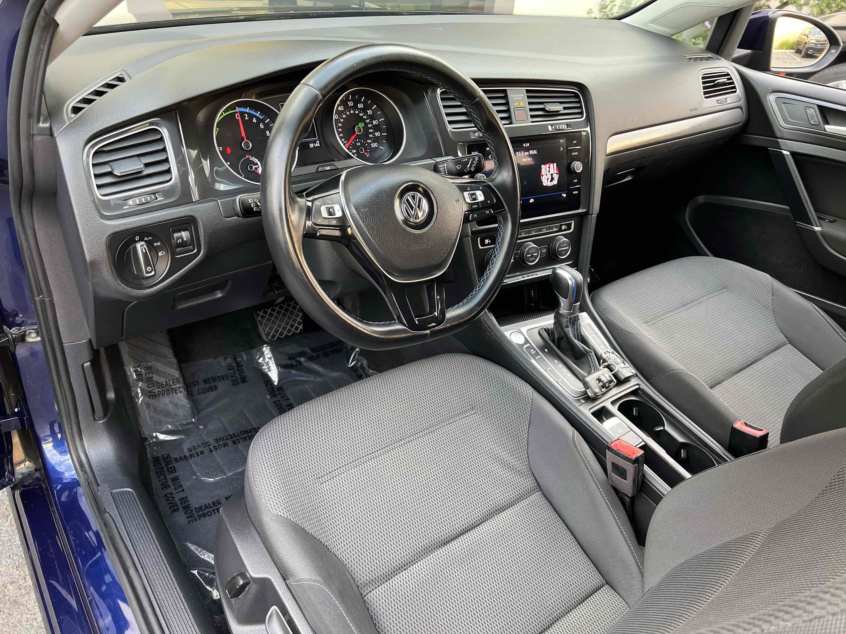 Used 2019 Volkswagen e-Golf SE w/ Driver Assistance Package image 76