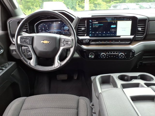 Used 2022 Chevrolet Silverado 1500 LT AWD/4WD image 9
