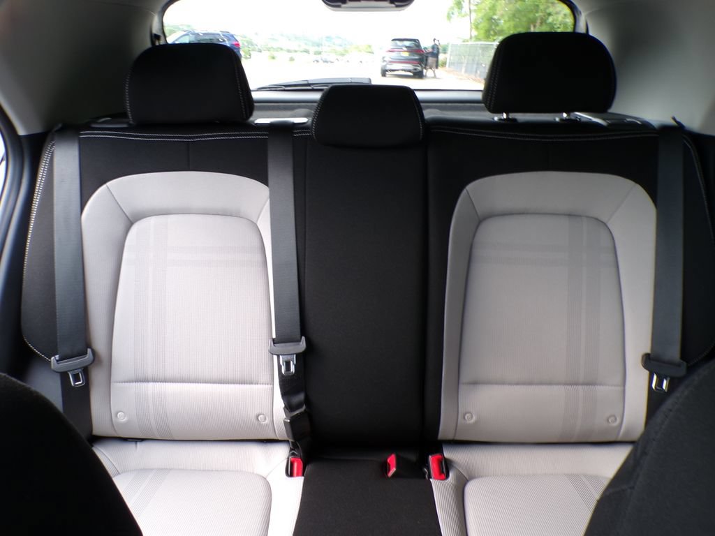 Used 2025 Hyundai Venue SEL FWD image 19