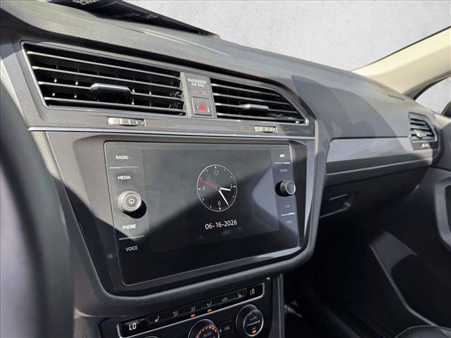 Used 2020 Volkswagen Tiguan SE AWD/4WD image 13