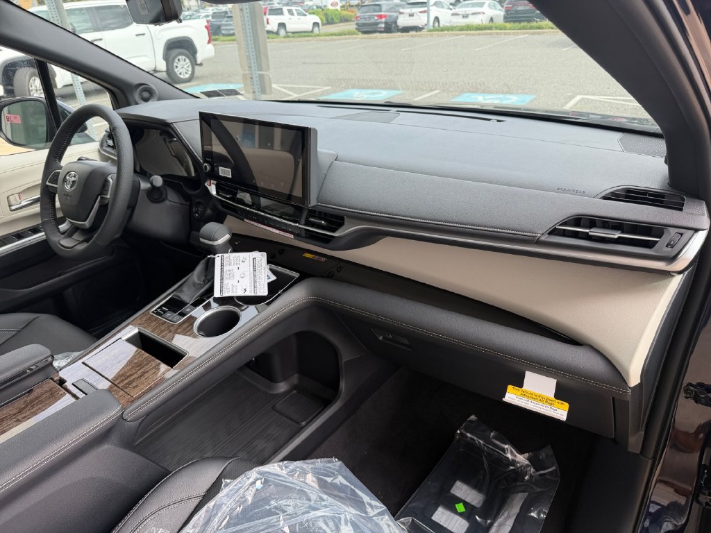 New 2026 Toyota Sienna Limited AWD/4WD image 16