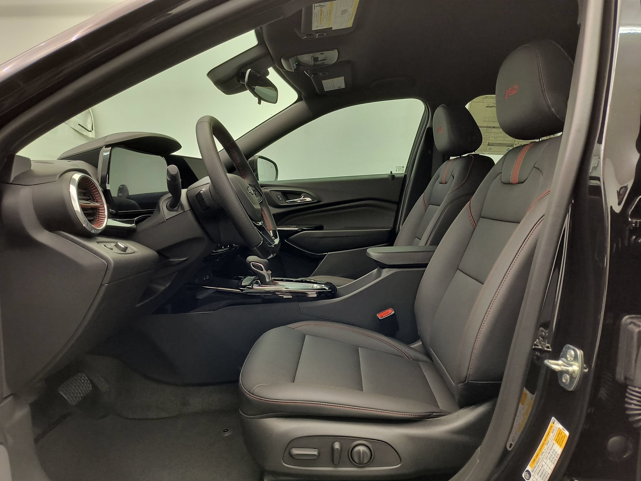 New 2026 Chevrolet Trax RS w/ Driver Confidence Package FWD image 5