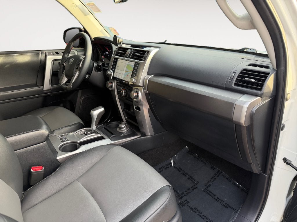 Used 2020 Toyota 4Runner SR5 Premium w/ Moonroof Package AWD/4WD image 26