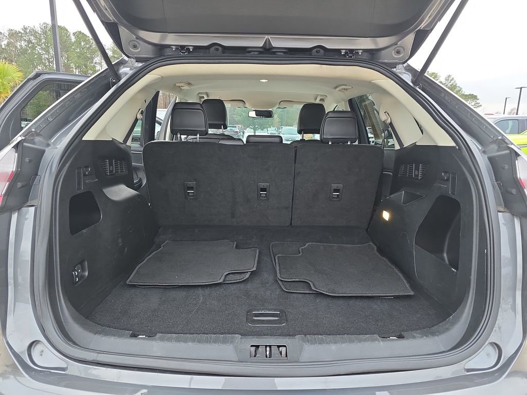 Used 2024 Ford Edge SEL image 15