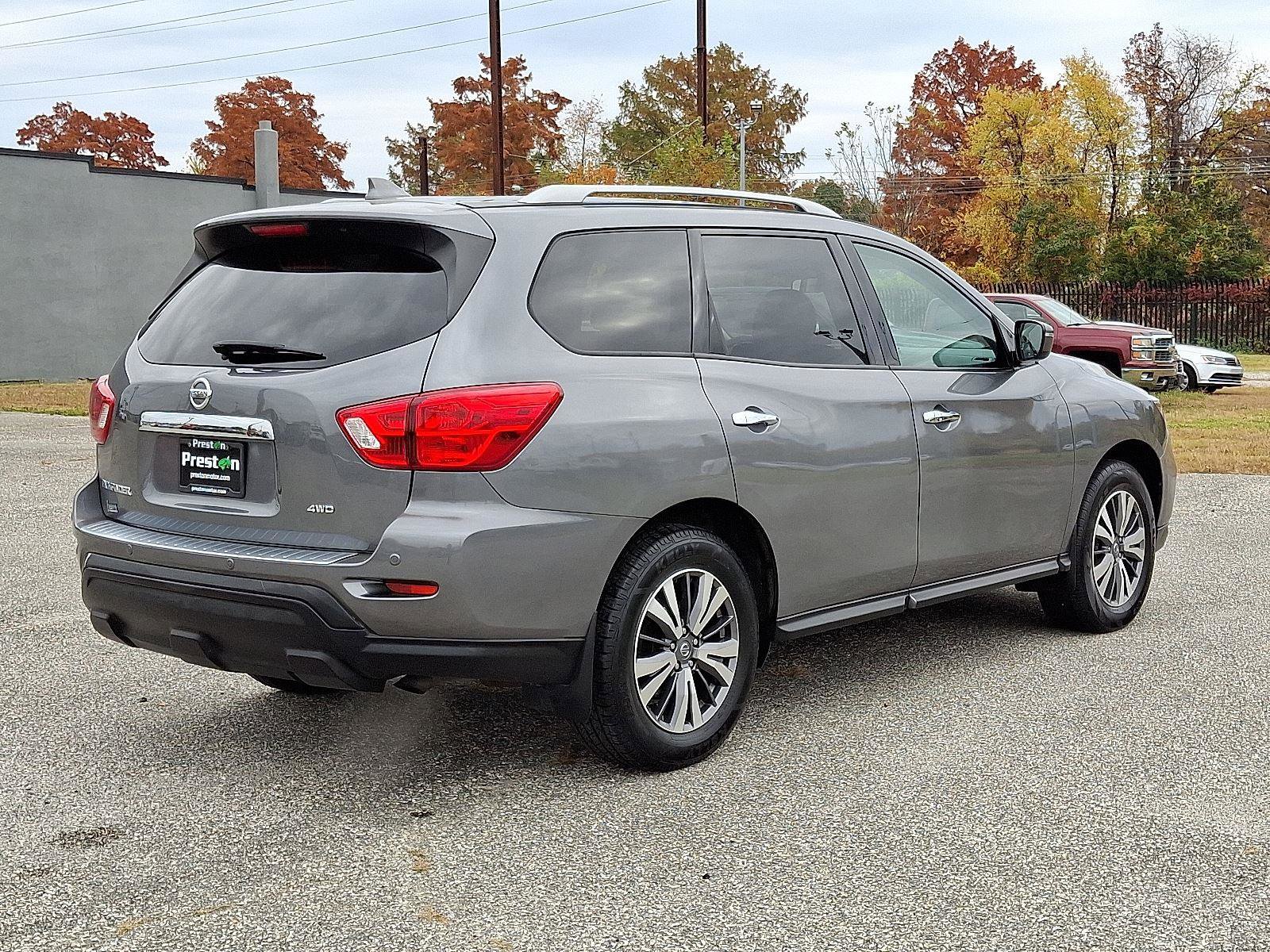 Used 2020 Nissan Pathfinder S image 4