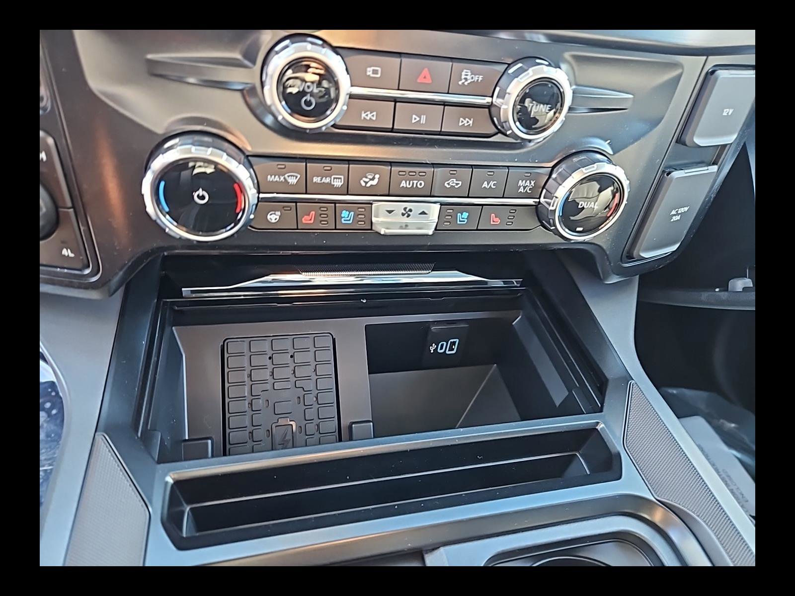 New 2026 Ford F350 Lariat w/ Lariat Ultimate Package image 17