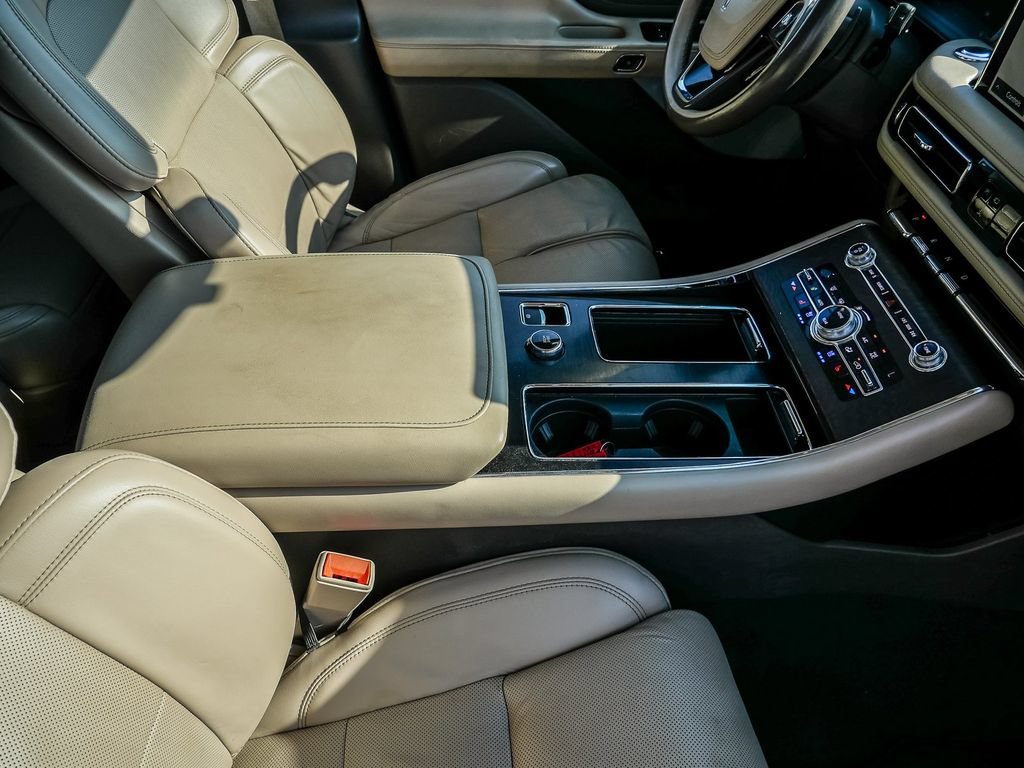 Used 2020 Lincoln Aviator Reserve w/ Equipment Group 202A AWD/4WD image 16