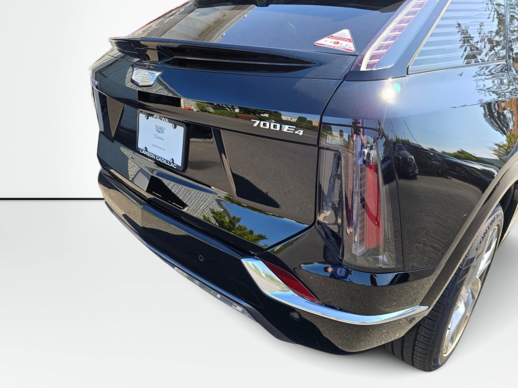 New 2026 Cadillac Optiq Luxury 2 AWD/4WD image 23