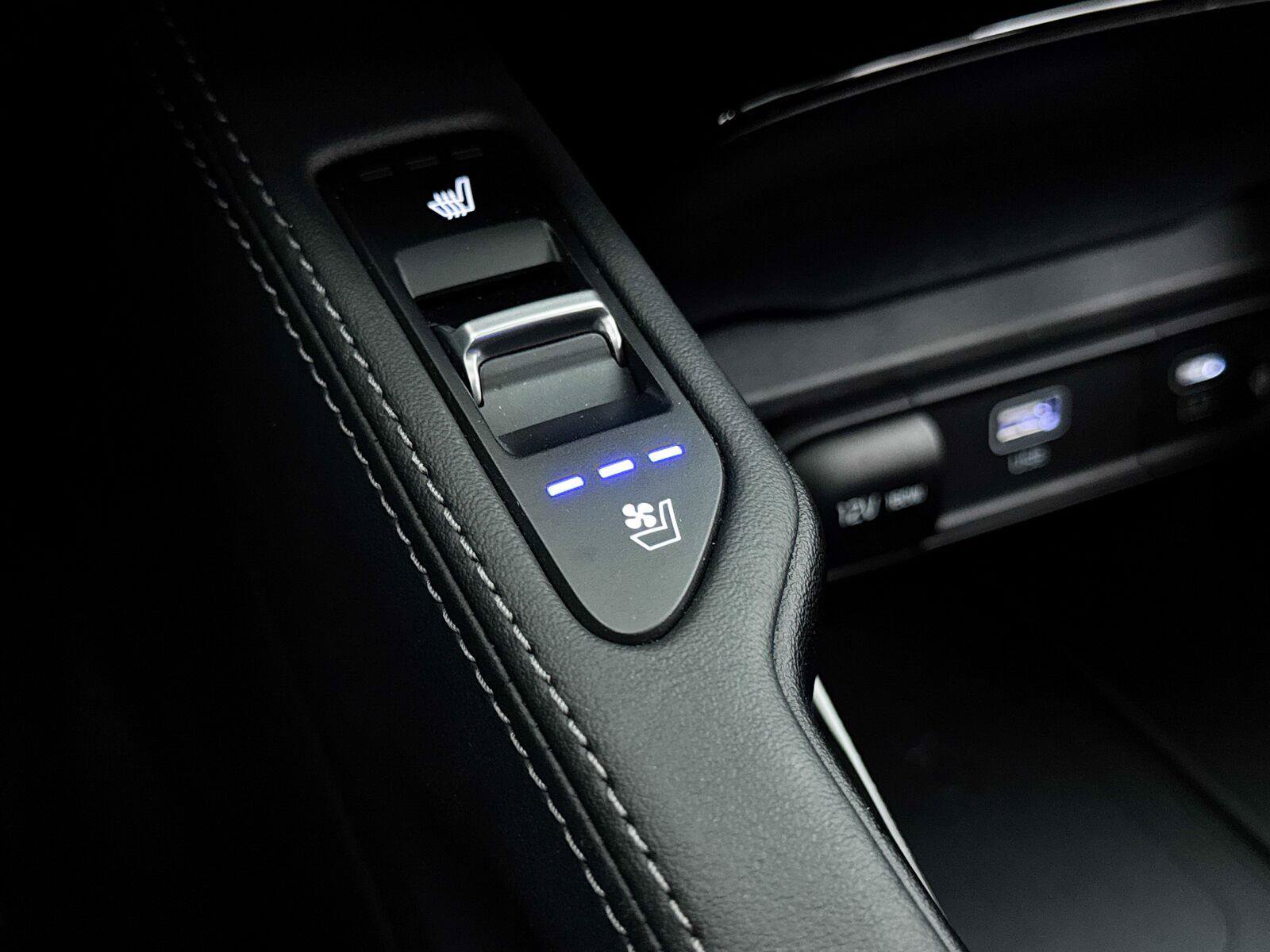 Used 2024 Kia Telluride EX FWD image 28