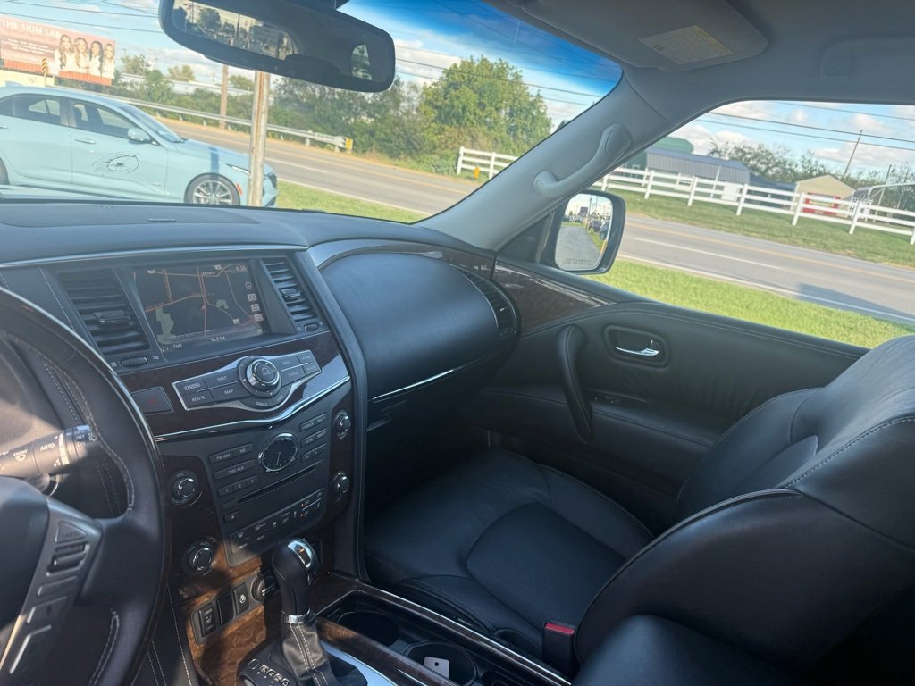 Used 2017 INFINITI QX80 4WD w/ Driver Assistance Package image 12