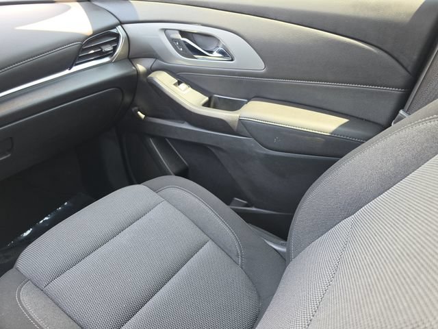 Used 2023 Chevrolet Traverse LT FWD image 18