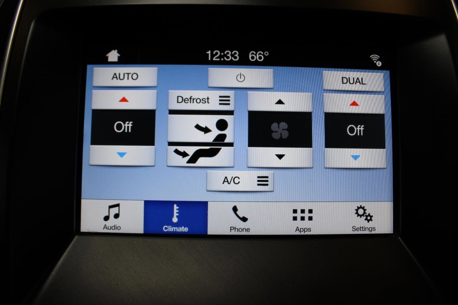 Used 2017 Ford Edge Titanium image 18