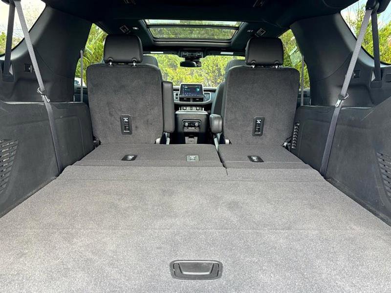 Used 2024 Chevrolet Suburban Z71 w/ Luxury Package image 42