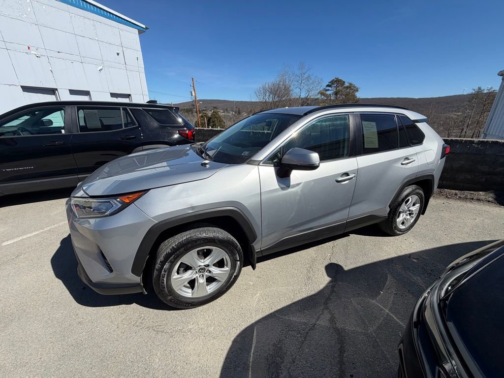 Used 2021 Toyota RAV4 XLE image 2