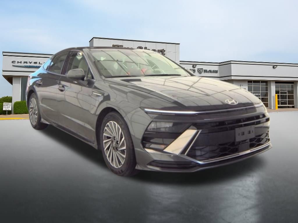 Used 2025 Hyundai Sonata SEL image 2
