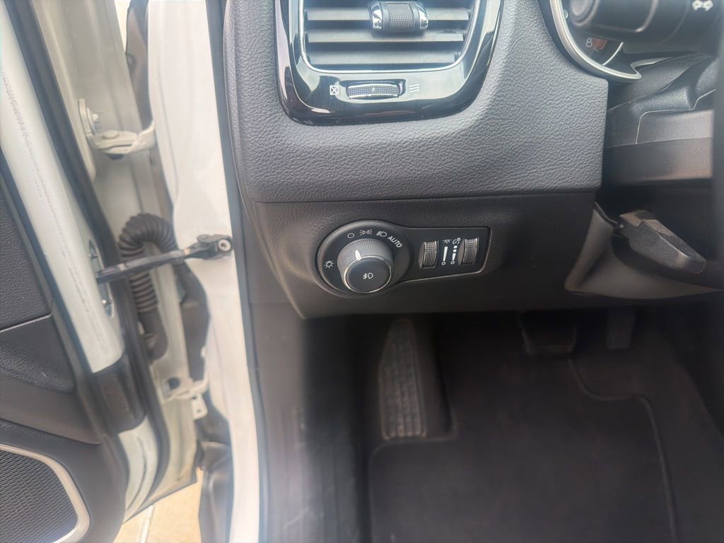Used 2021 Jeep Compass Limited AWD/4WD image 18