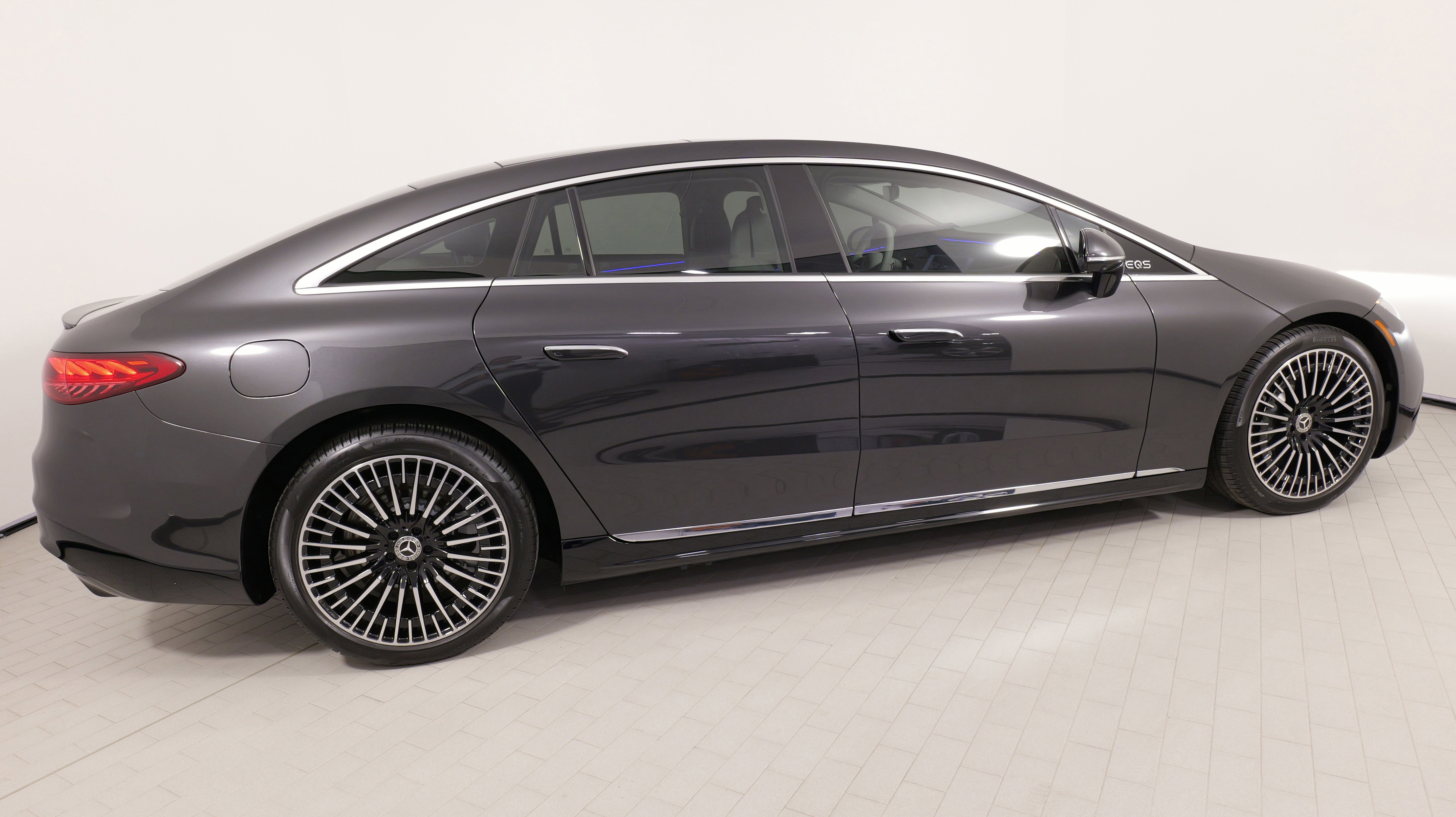 Used 2023 Mercedes-Benz EQS 580 4MATIC Sedan image 9