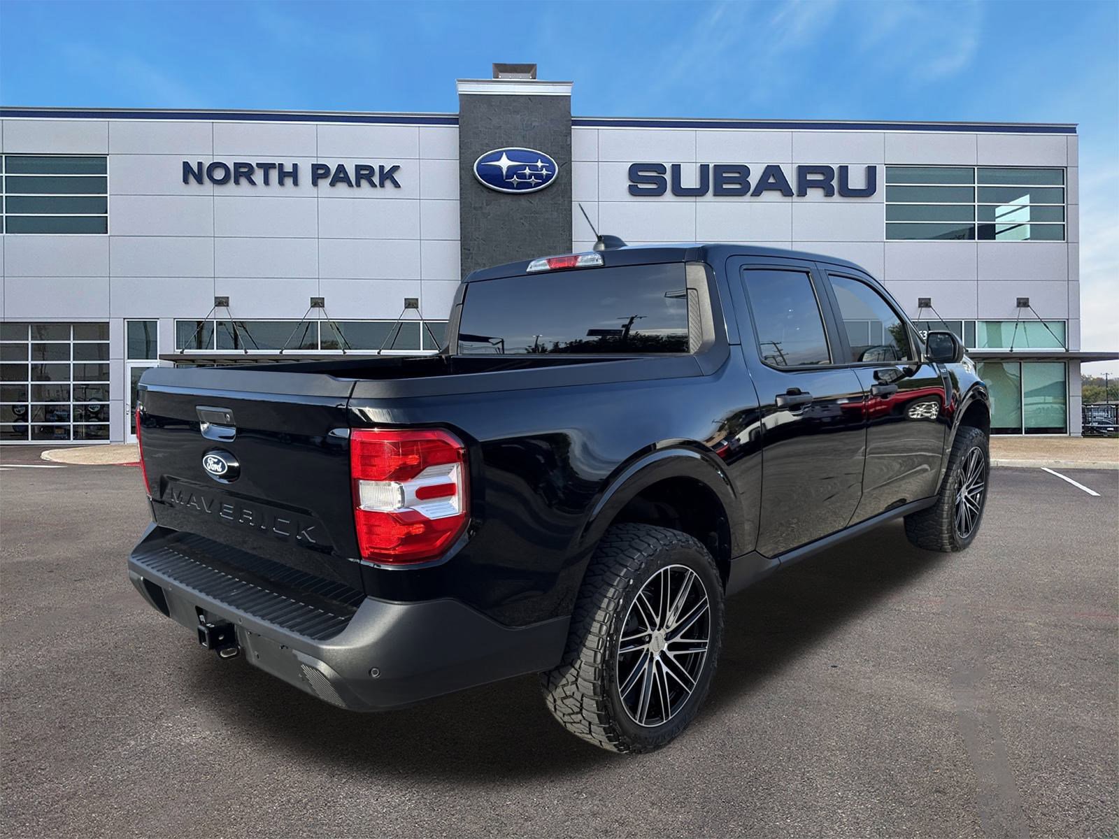 Used 2025 Ford Maverick XLT w/ Equipment Group 302A image 3