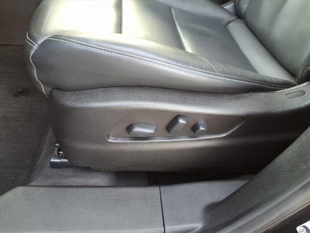 Used 2023 Cadillac XT4 Premium Luxury w/ Cold Weather Package image 13