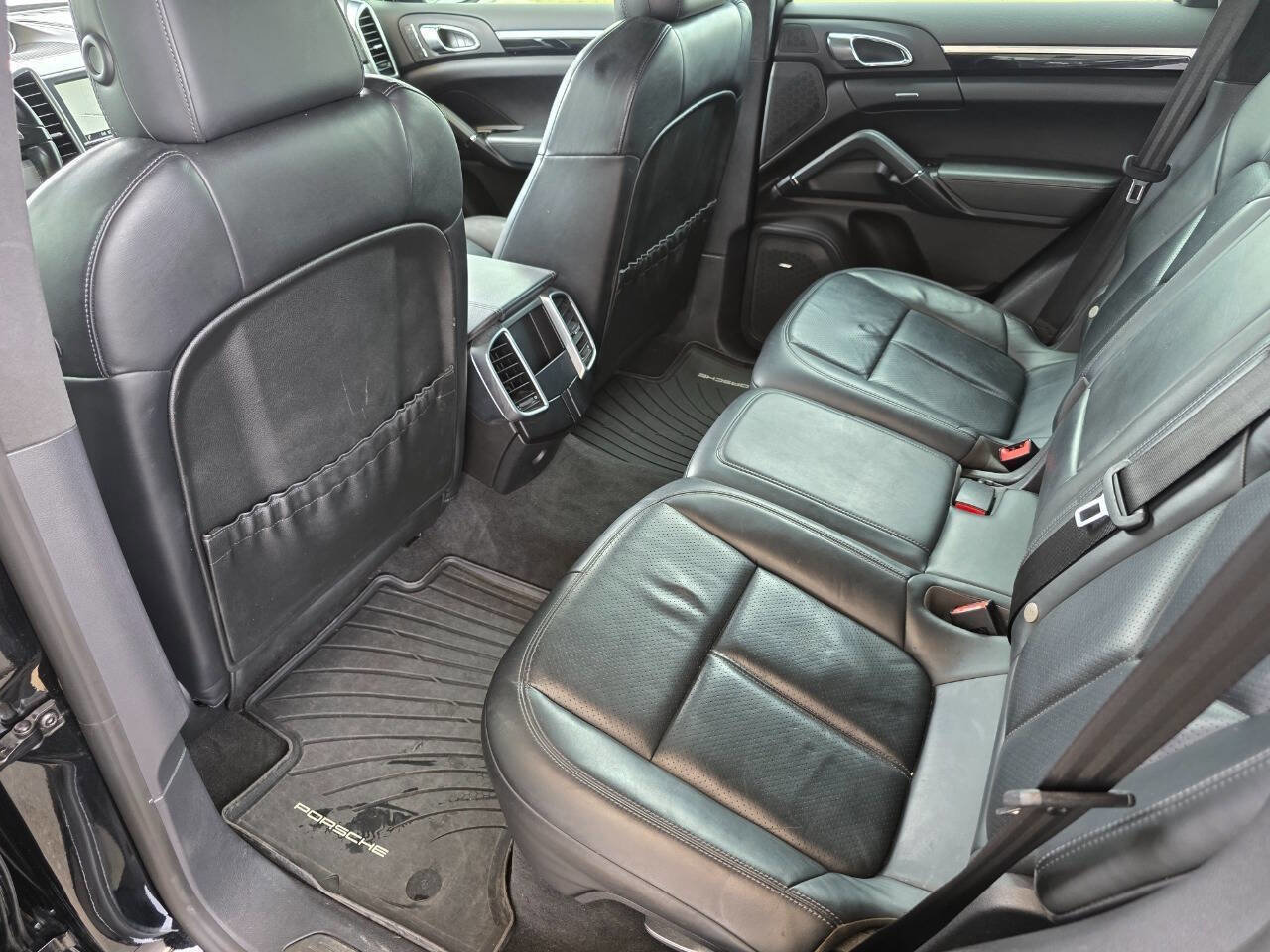 Used 2014 Porsche Cayenne GTS AWD/4WD image 27