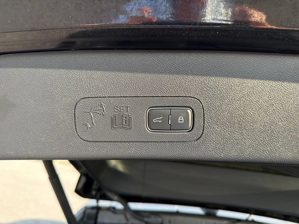 Certified 2025 Lincoln Aviator Black Label AWD/4WD image 18