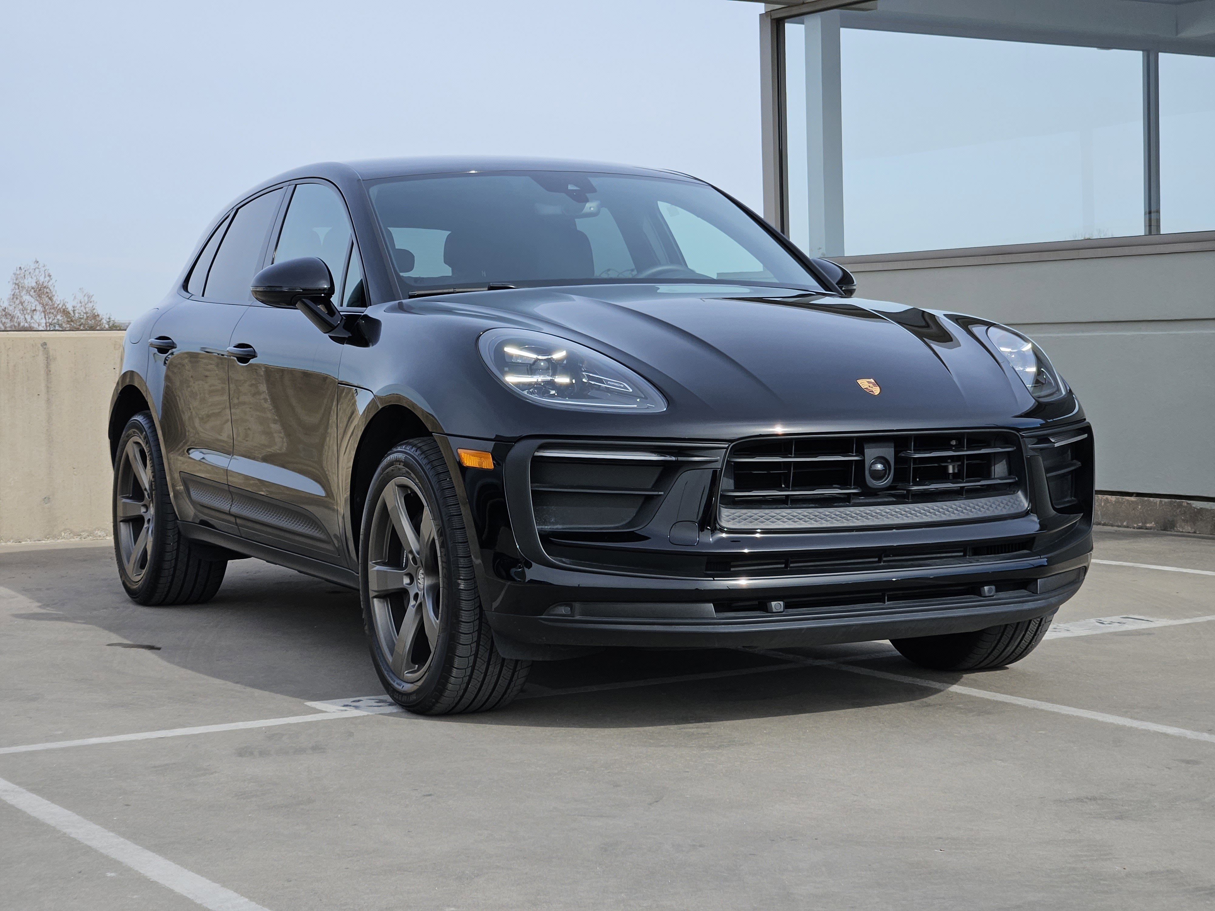 Certified 2025 Porsche Macan image 10