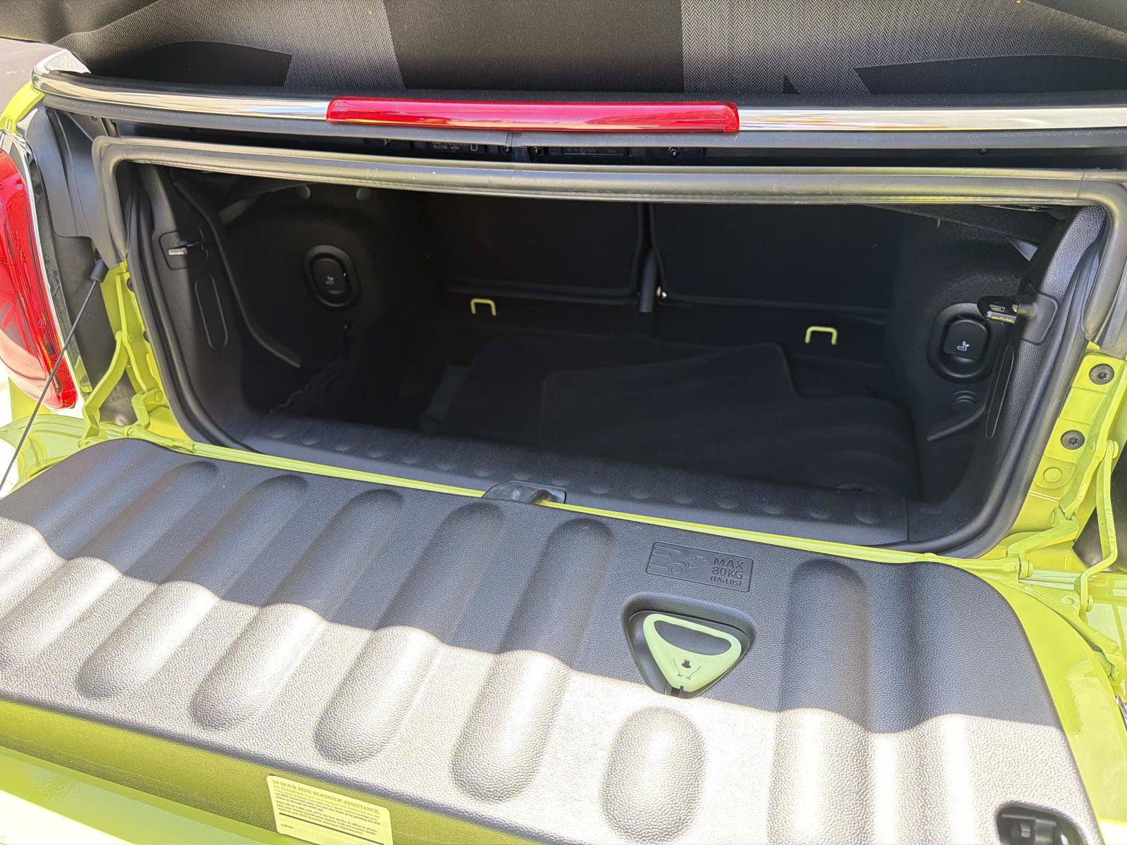 Used 2024 MINI Cooper S w/ Signature Upholstery Package FWD image 6