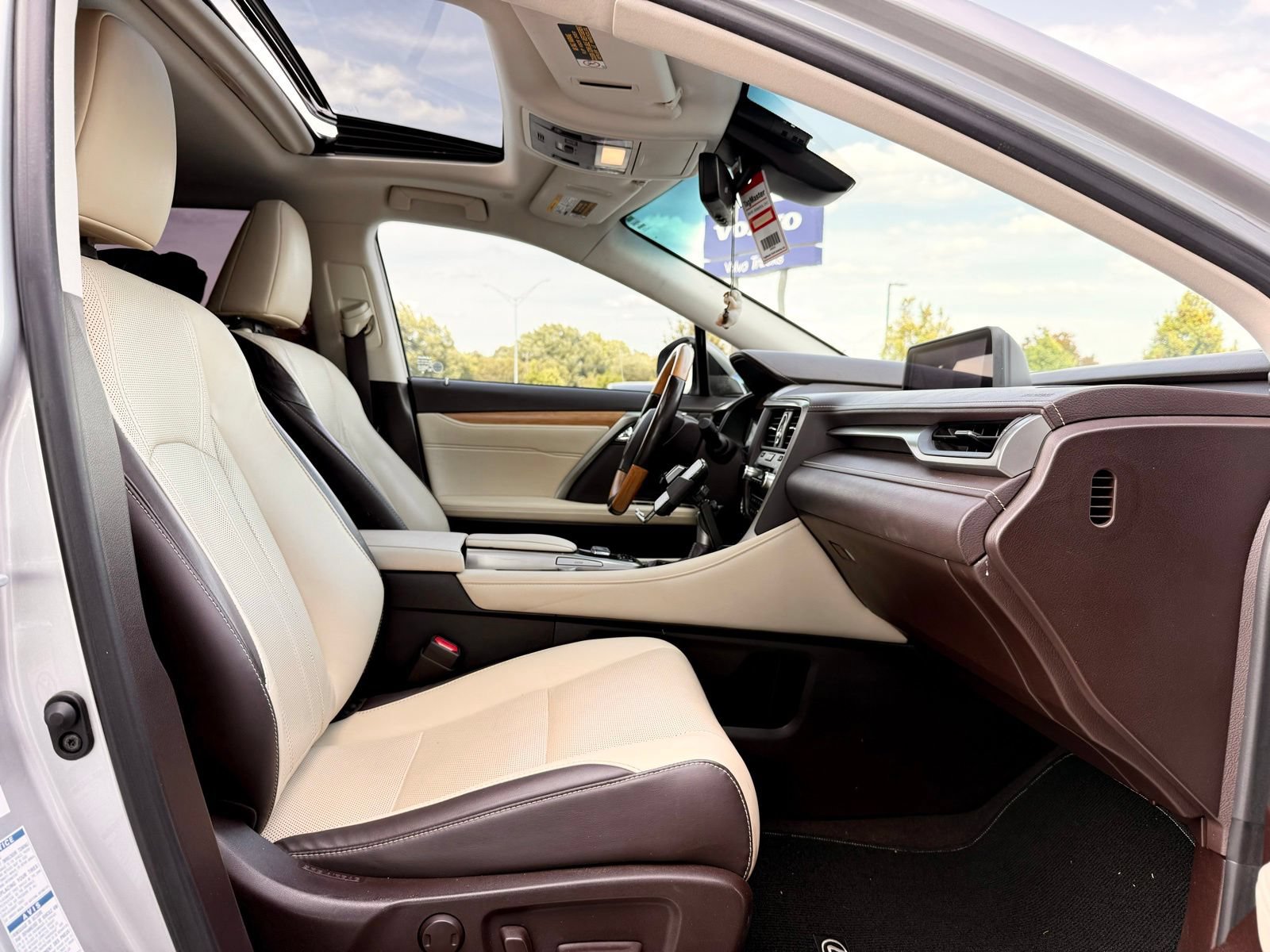 Used 2018 Lexus RX 450hL Premium w/ Premium Package AWD/4WD image 20