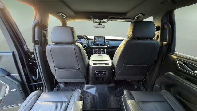 Used 2022 Chevrolet Suburban Z71 w/ Luxury Package AWD/4WD image 40