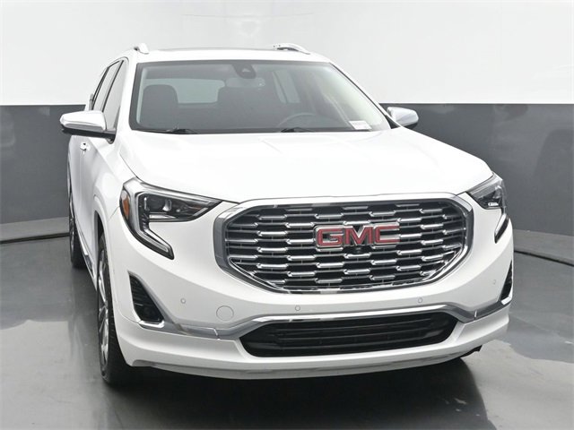 Used 2019 GMC Terrain Denali w/ Advanced Safety Package image 8