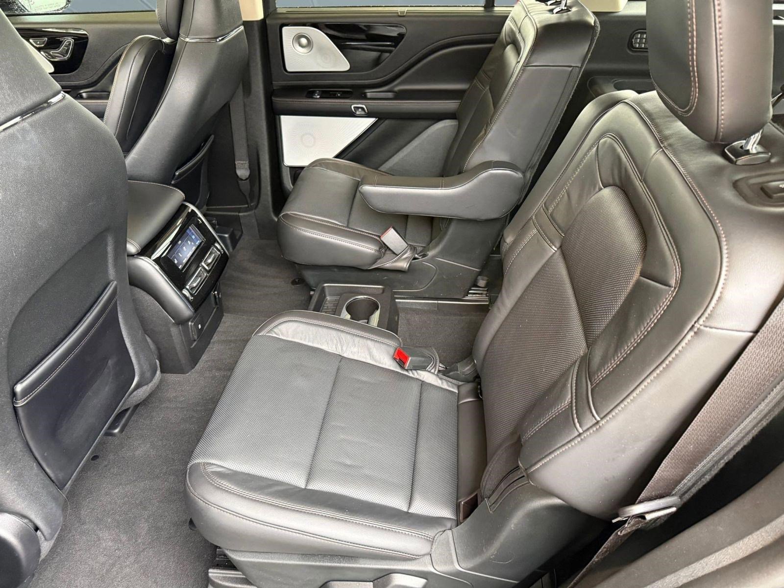 Used 2023 Lincoln Aviator Reserve w/ Equipment Group 201A RWD image 15
