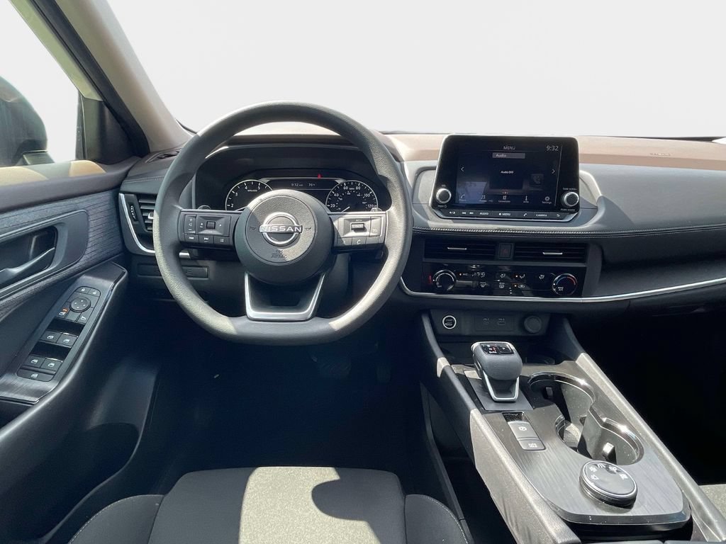 Used 2023 Nissan Rogue S AWD/4WD image 12