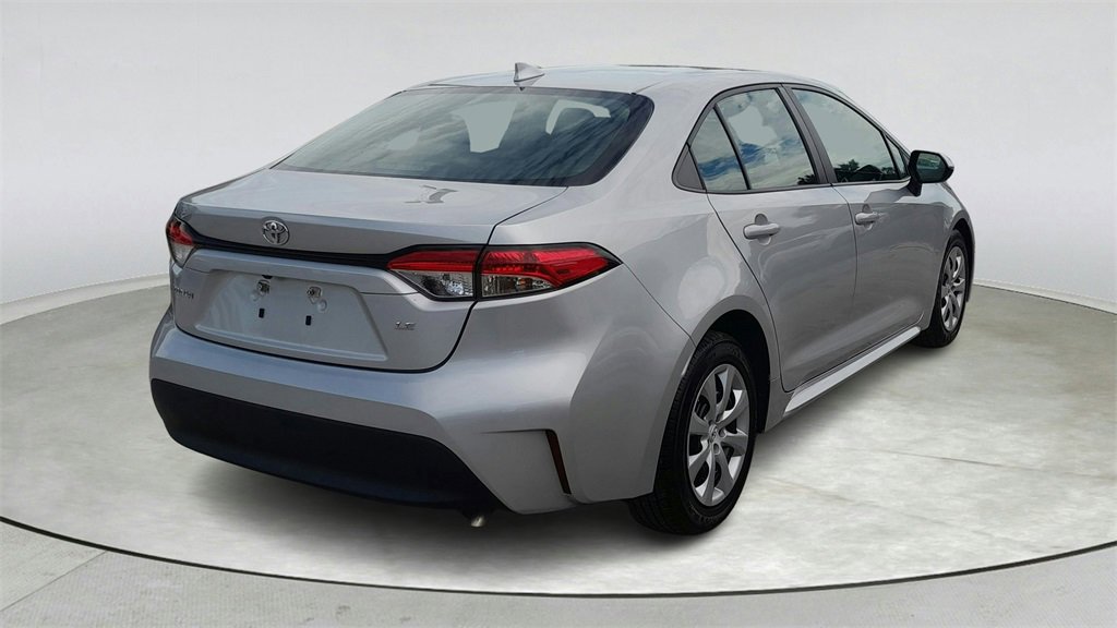 Used 2023 Toyota Corolla LE image 6