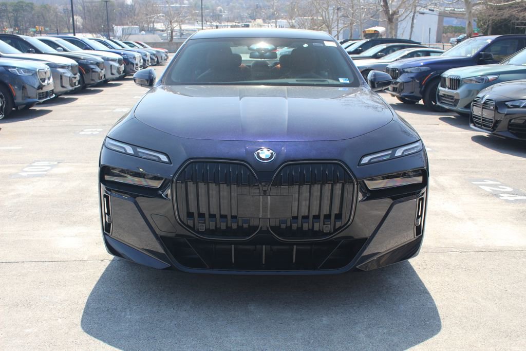 New 2026 BMW i7 xDrive60 image 3