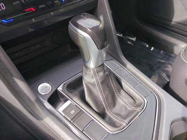 Used 2022 Volkswagen Tiguan SE image 12