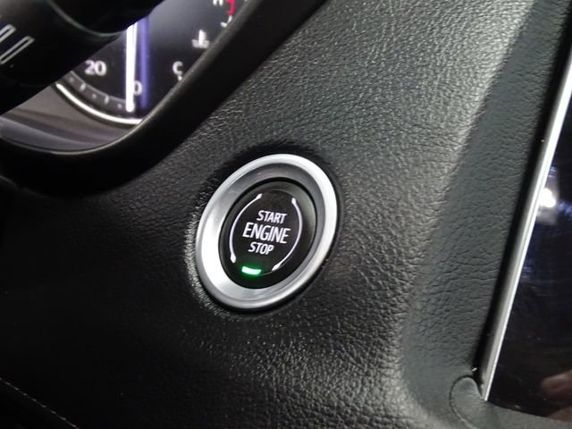 Certified 2023 Cadillac XT4 Luxury w/ Cold Weather Package image 9