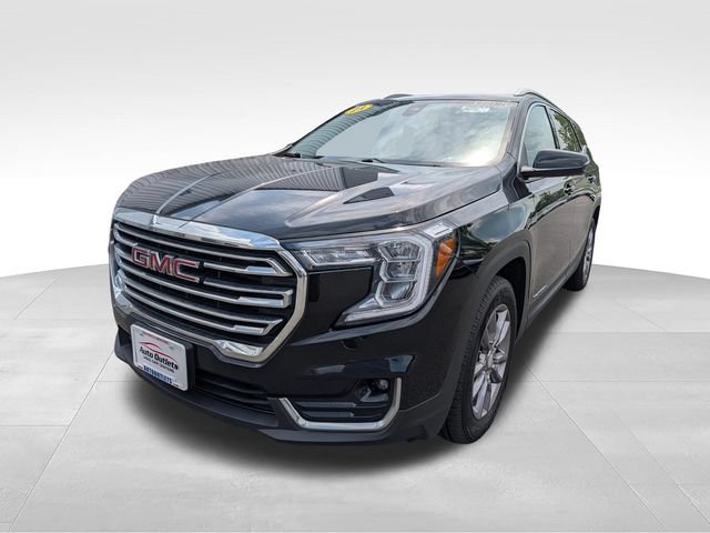 Used 2023 GMC Terrain SLT w/ Infotainment Package II AWD/4WD image 3
