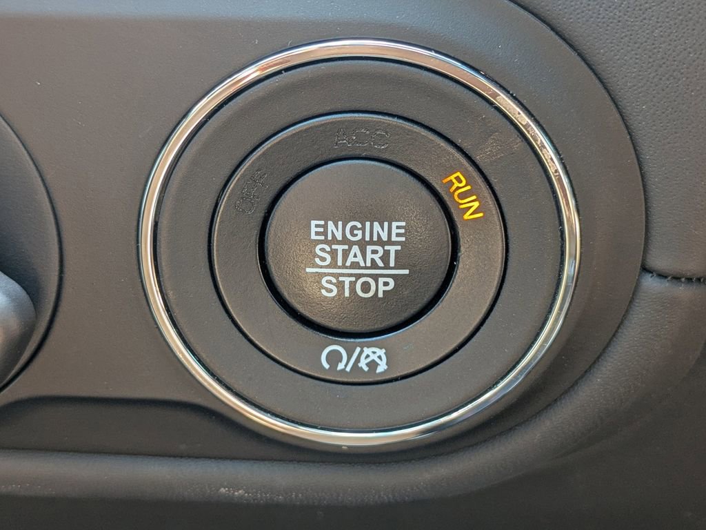 Used 2022 Maserati Levante GT image 33